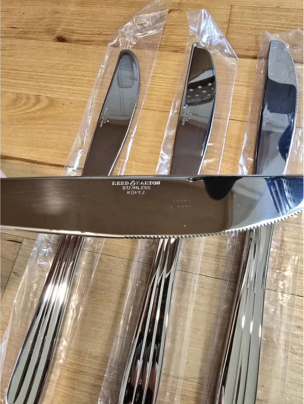 Reed & Barton Elise Stainless Flatware KOREA H6217 NOS set of 4 Dinner Knives